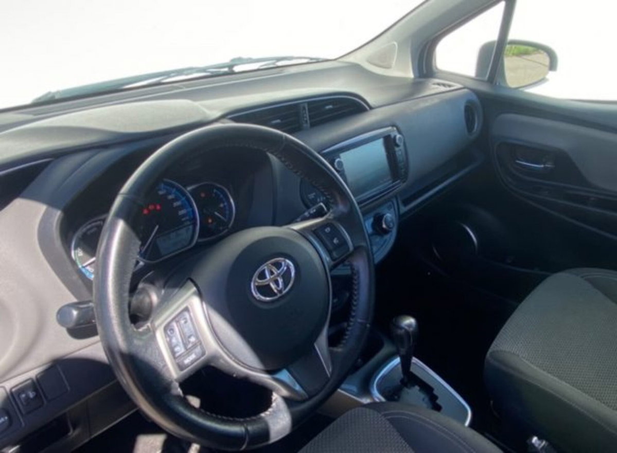 Toyota Yaris 1.5 Hybrid 5 porte Cool (7)