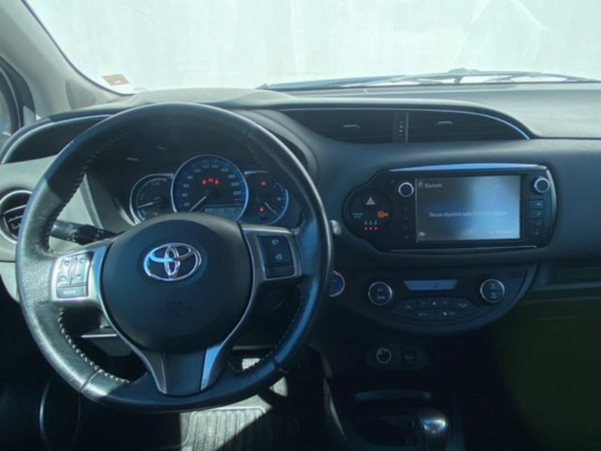 Toyota Yaris 1.5 Hybrid 5 porte Cool (8)