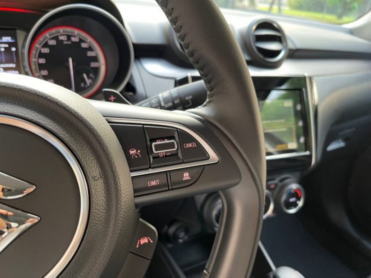 Suzuki Swift 1.2h Top 2wd cvt (17)