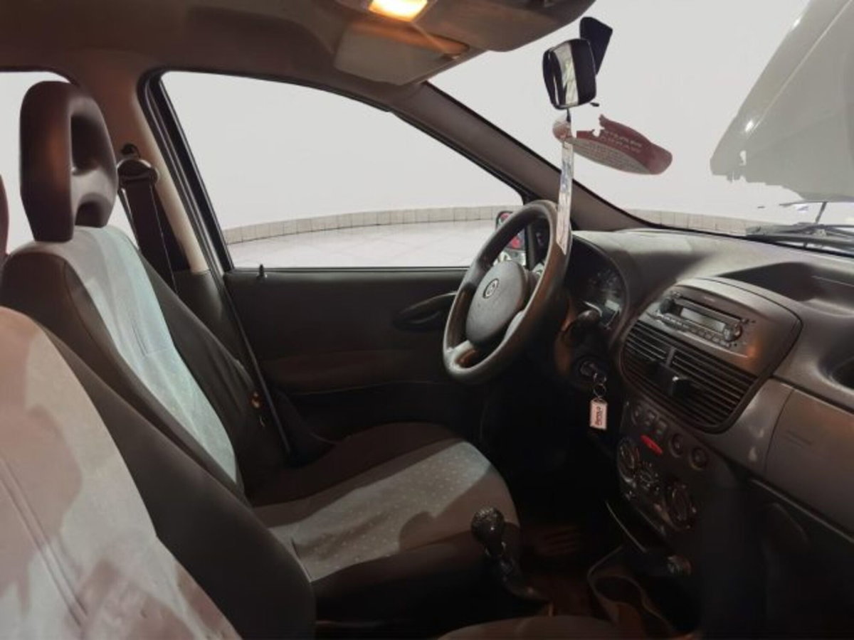 Fiat Punto 1.2i cat 5 porte (11)