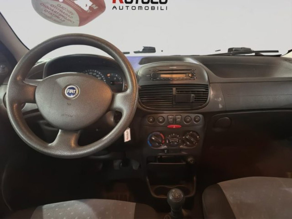 Fiat Punto 1.2i cat 5 porte (14)