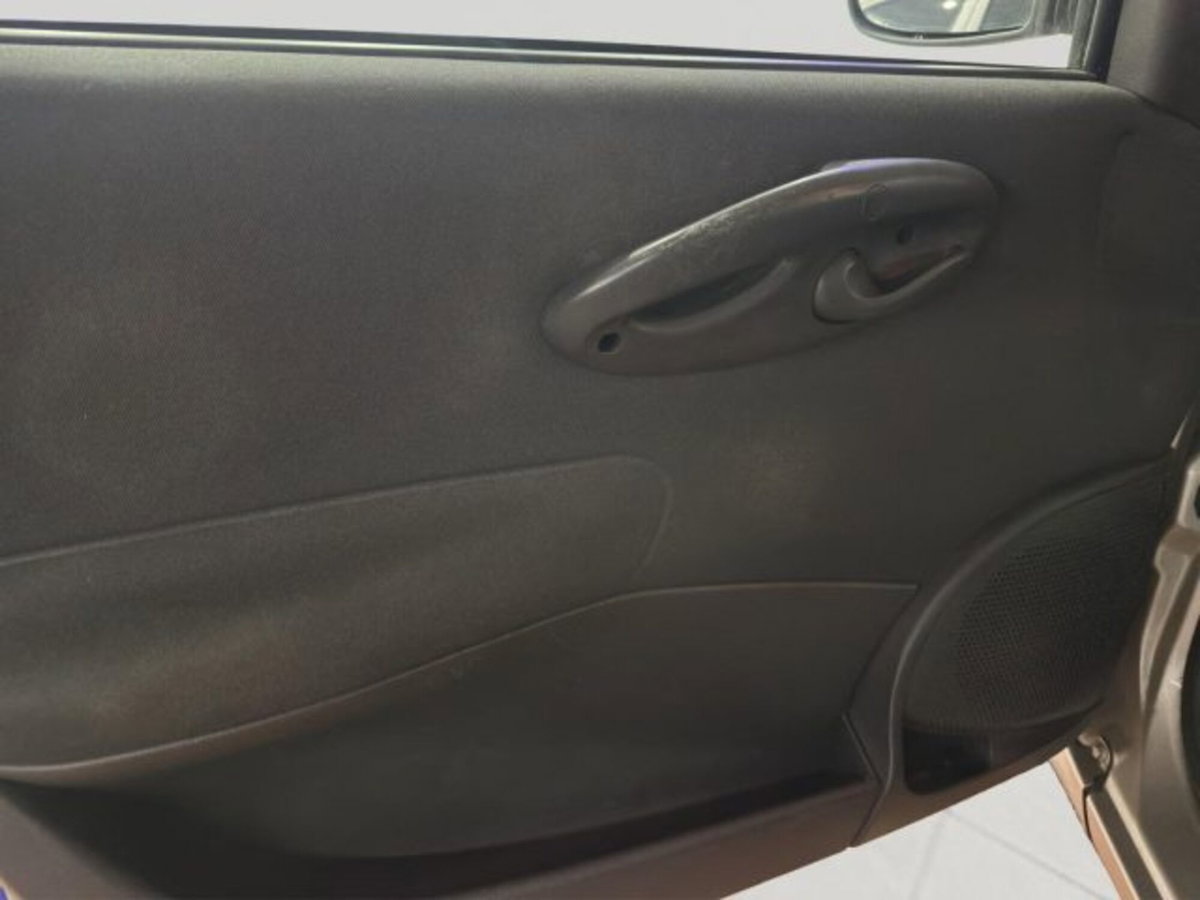 Fiat Punto 1.2i cat 5 porte (17)