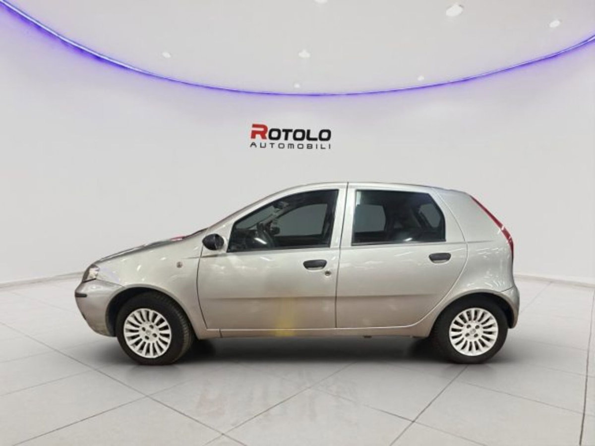 Fiat Punto 1.2i cat 5 porte (3)