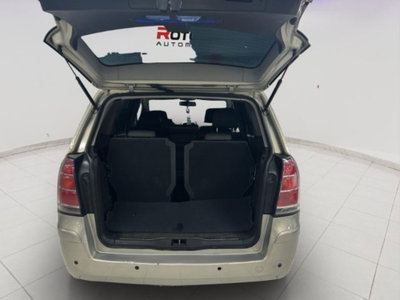 Opel Zafira 1.8 16V VVT Cosmo (3)