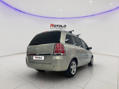 Opel Zafira 1.8 16V VVT Cosmo (6)