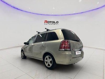 Opel Zafira 1.8 16V VVT Cosmo (7)