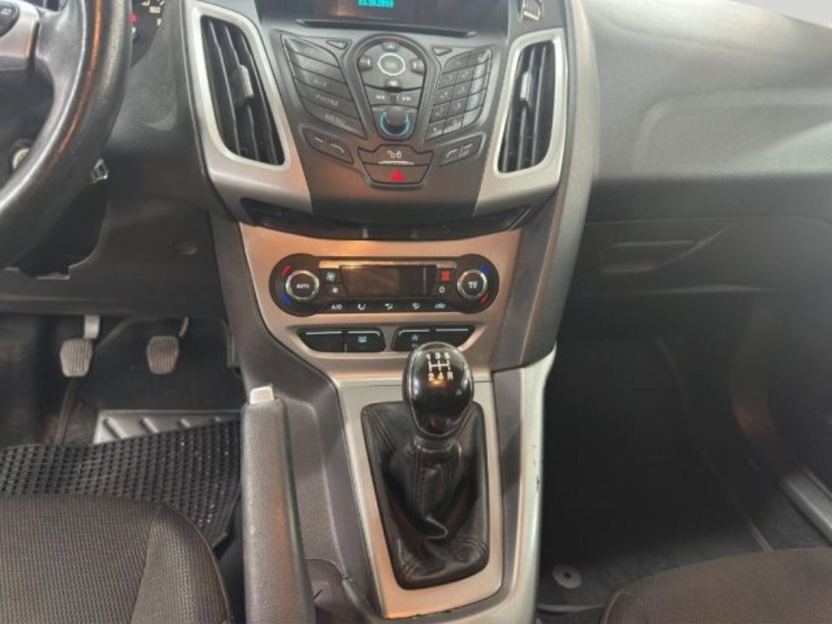 Ford Focus 1.0 EcoBoost 100 CV 5p. Business (13)