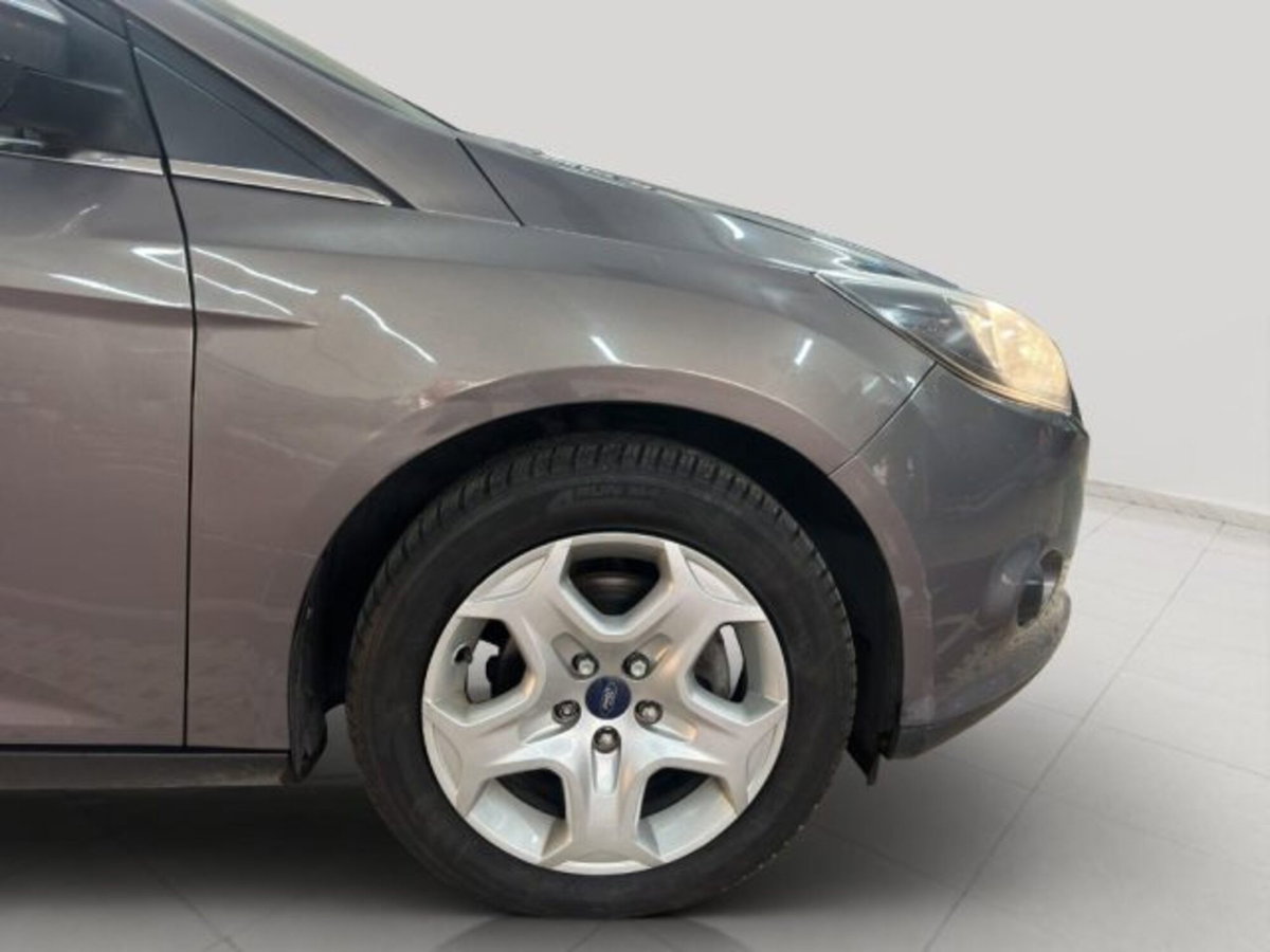 Ford Focus 1.0 EcoBoost 100 CV 5p. Business (9)