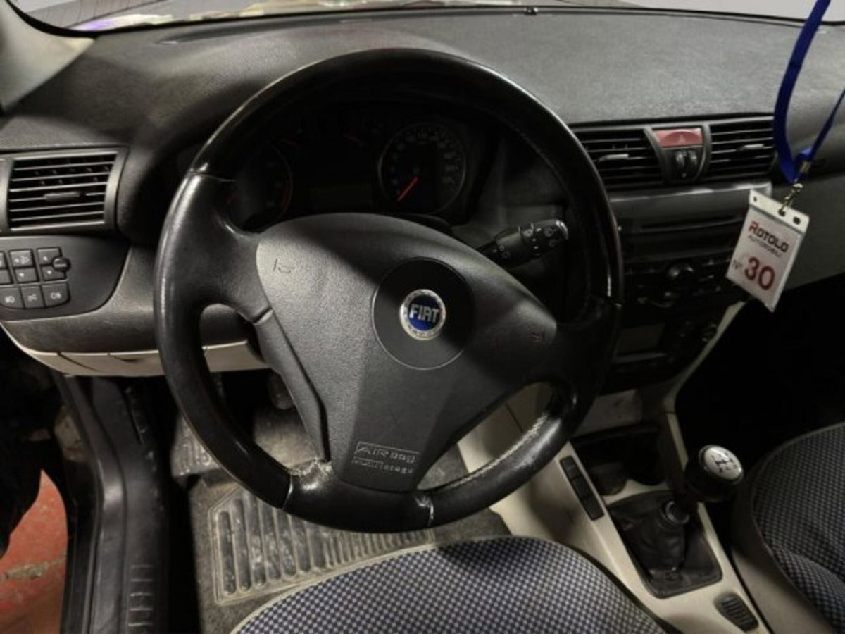 Fiat Stilo 1.6i 16V 5 porte Dynamic (9)