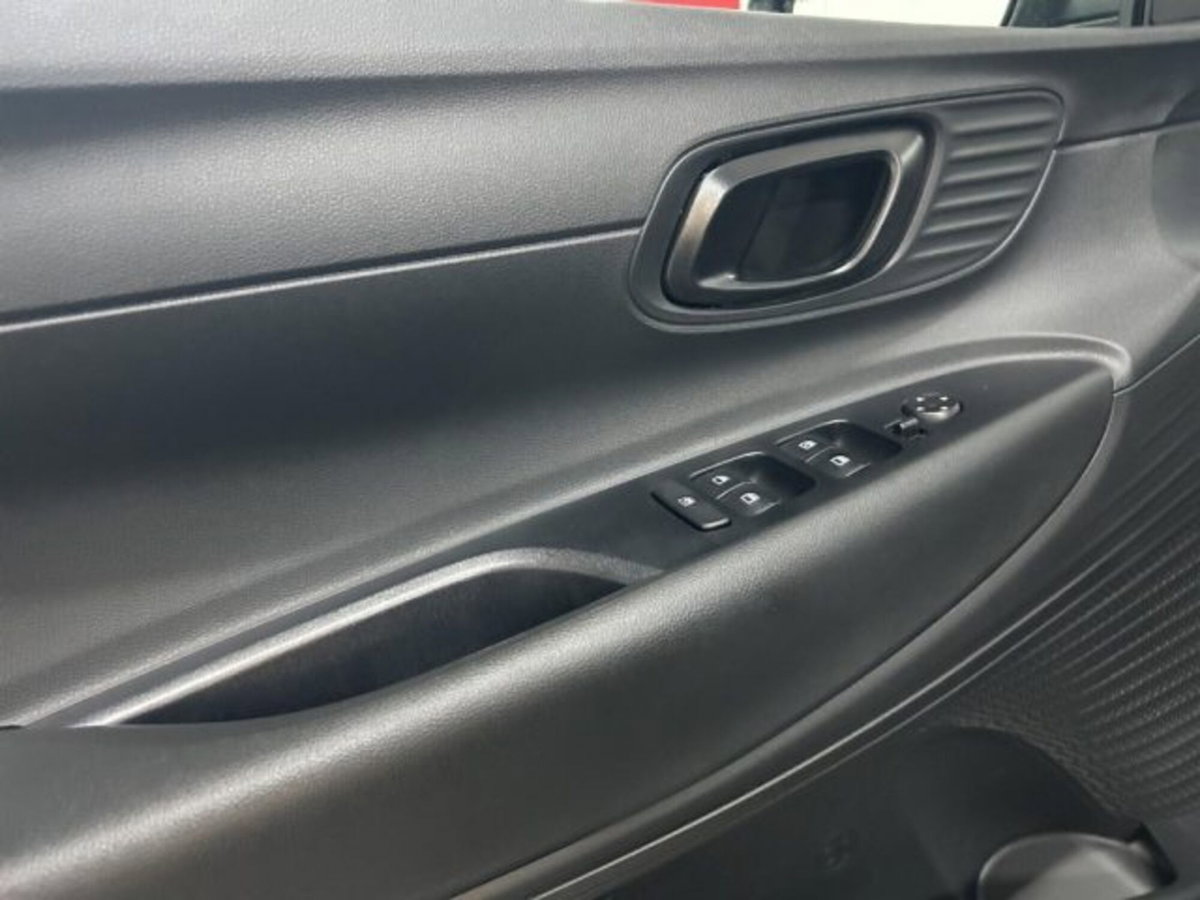 Hyundai i20 1.2 mpi Connectline 79cv mt (18)