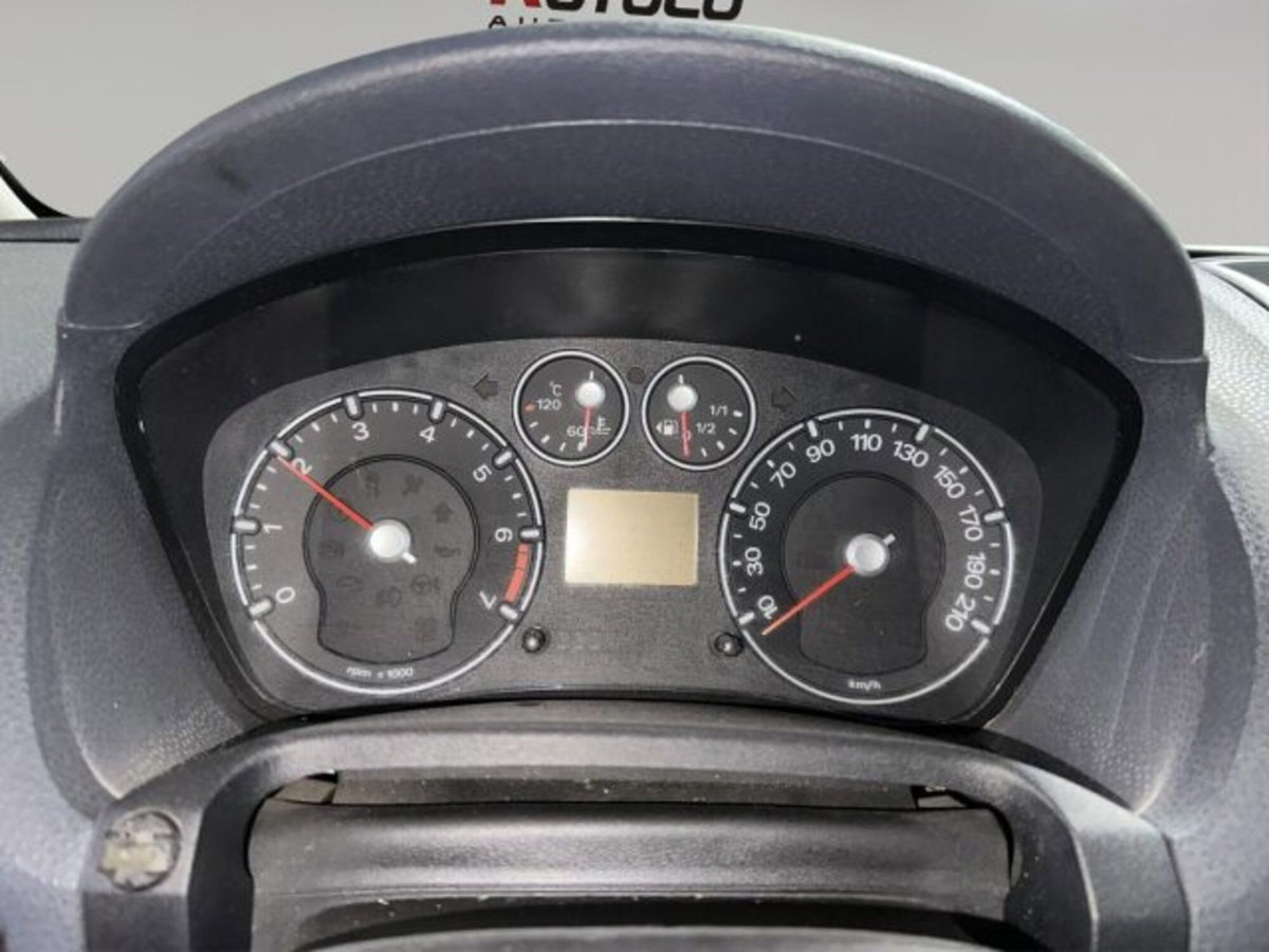 Ford Fiesta 1.2 16V 5p. Ghia (10)