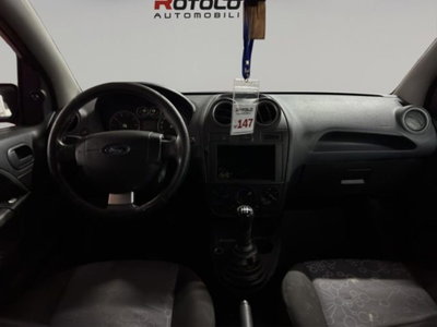 Ford Fiesta 1.2 16V 5p. Ghia (13)