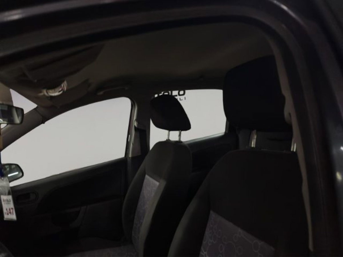 Ford Fiesta 1.2 16V 5p. Ghia (16)
