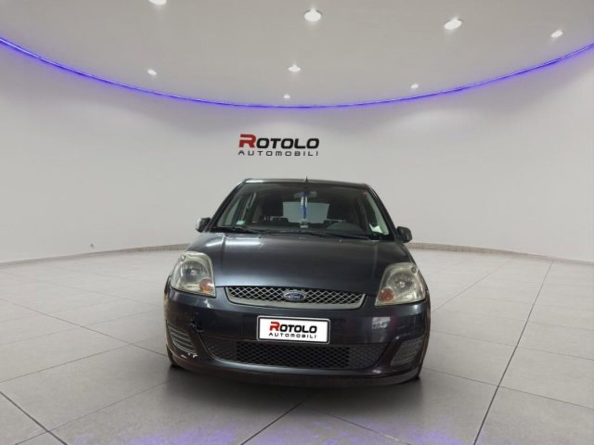 Ford Fiesta 1.2 16V 5p. Ghia (2)