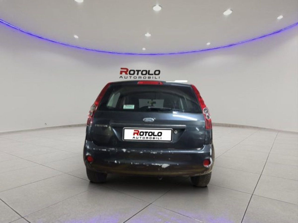 Ford Fiesta 1.2 16V 5p. Ghia (3)