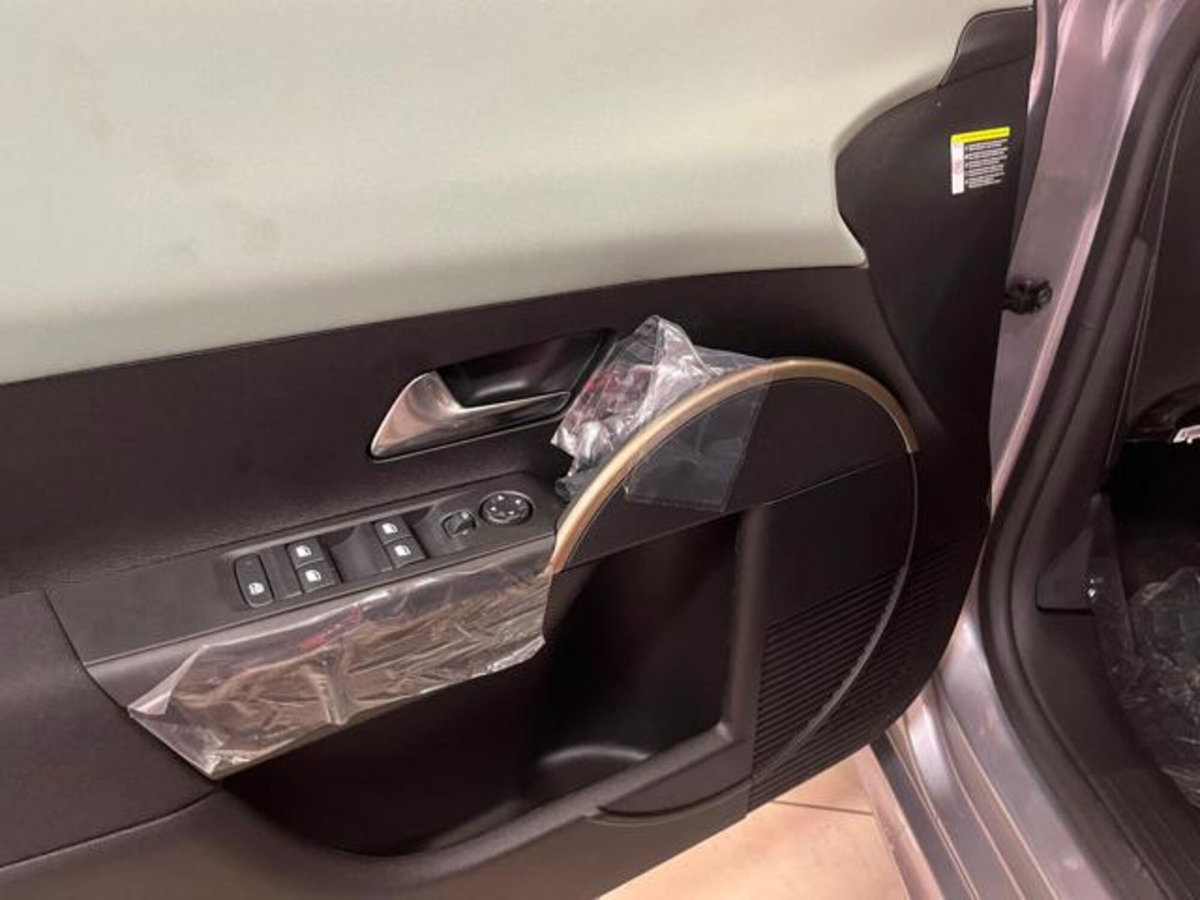Lancia Ypsilon 1.2 mhev Edizione Limitata Cassina e-dct (13)