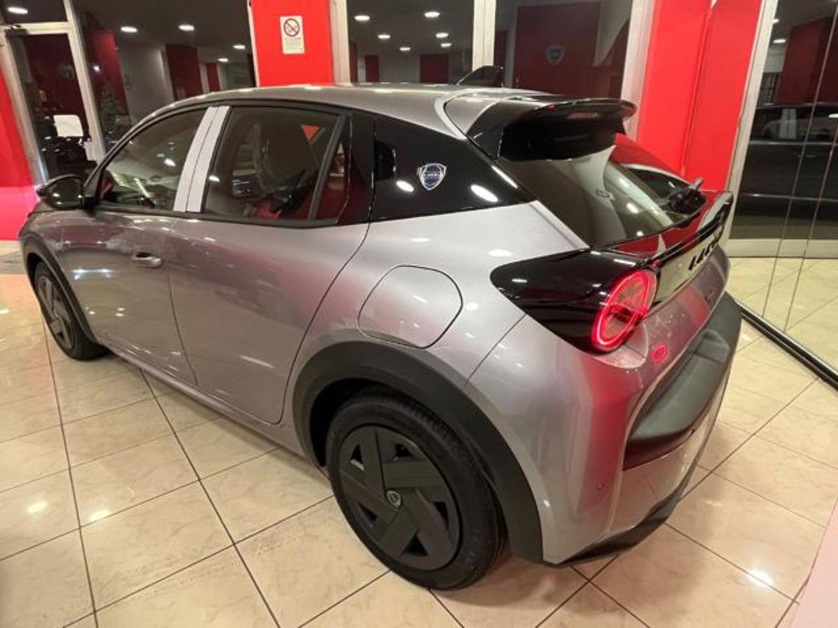 Lancia Ypsilon 1.2 mhev Edizione Limitata Cassina e-dct (4)