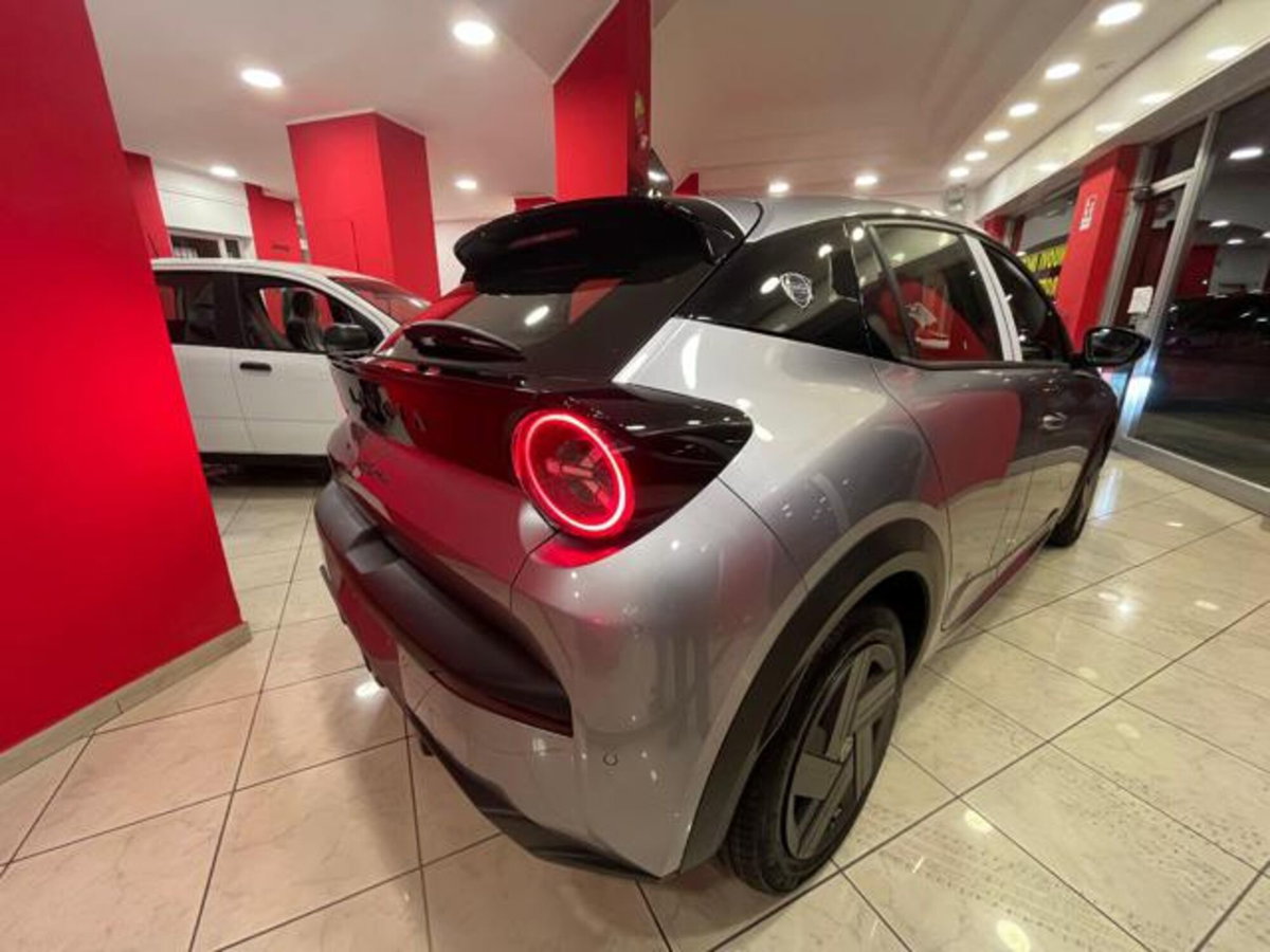 Lancia Ypsilon 1.2 mhev Edizione Limitata Cassina e-dct (8)