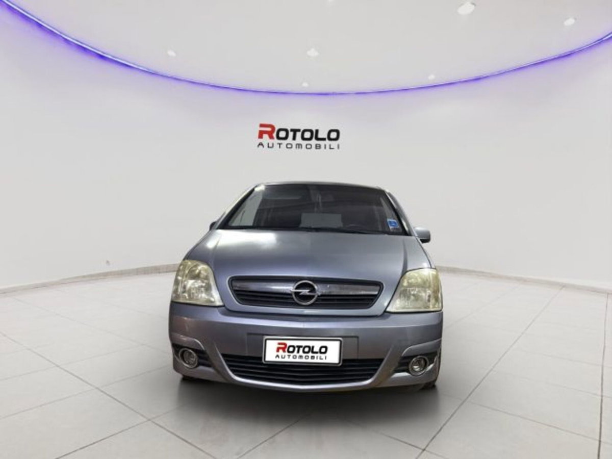 Opel Meriva 1.6 16V Cosmo (2)