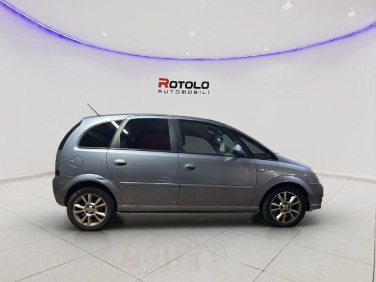 Opel Meriva 1.6 16V Cosmo (7)