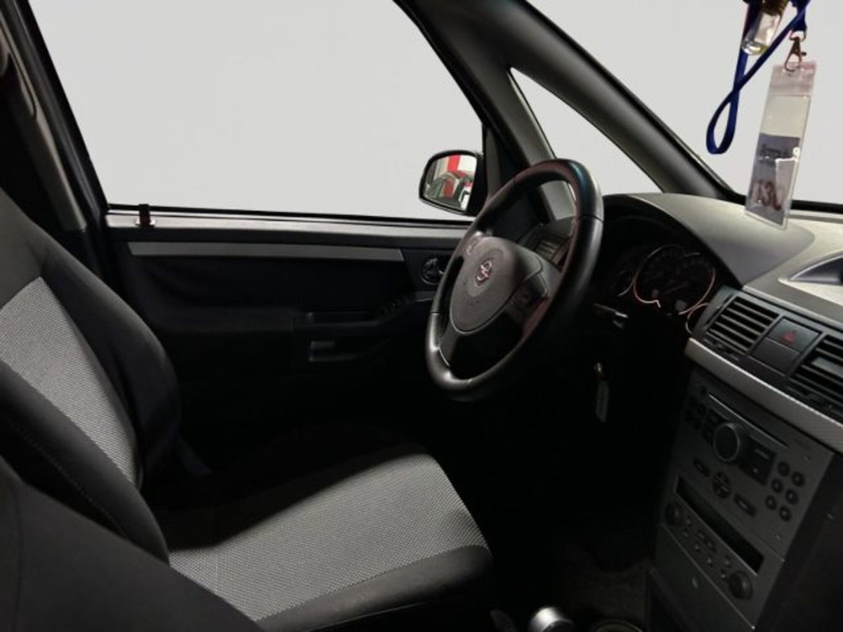 Opel Meriva 1.6 16V Cosmo (8)