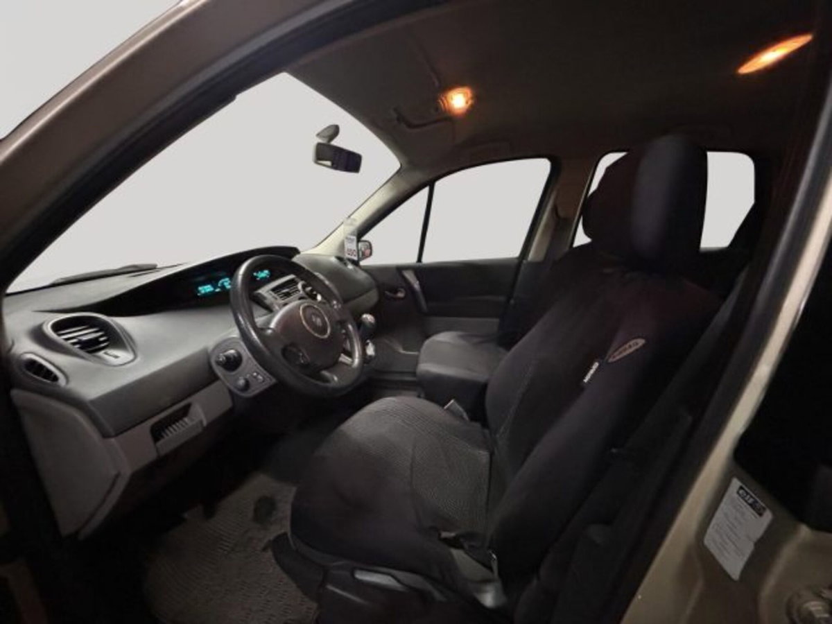 Renault Scenic E-Tech Electric 1.6 16V/105CV GPL Serie Speciale (15)