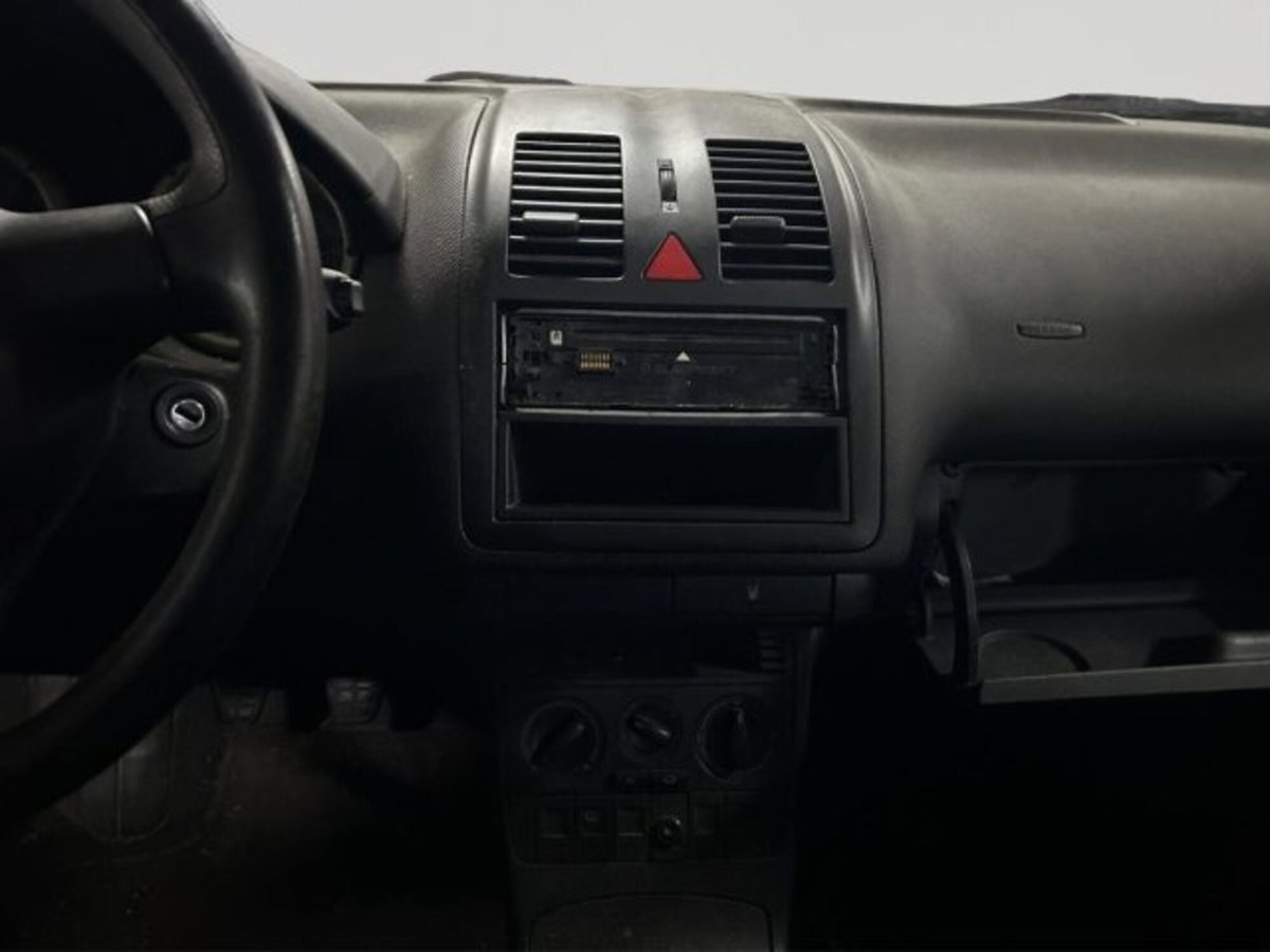 Volkswagen Polo 1.4 16V cat 5p. Highline (13)