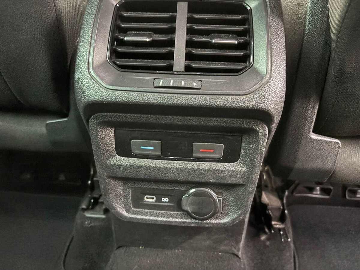 Volkswagen Tiguan 2.0 TDI SCR Life (20)