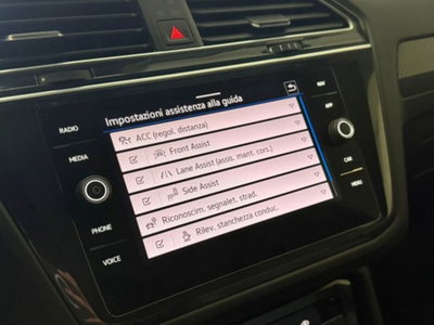 Volkswagen Tiguan 2.0 TDI 150 CV SCR DSG 4MOTION R-Line (13)