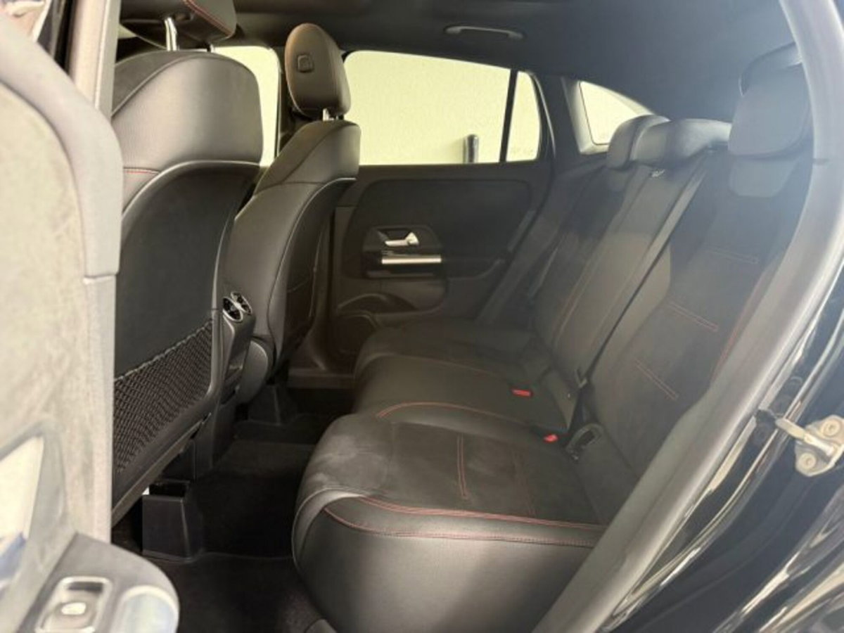 Mercedes-Benz GLA SUV 200 d Automatic Premium (11)