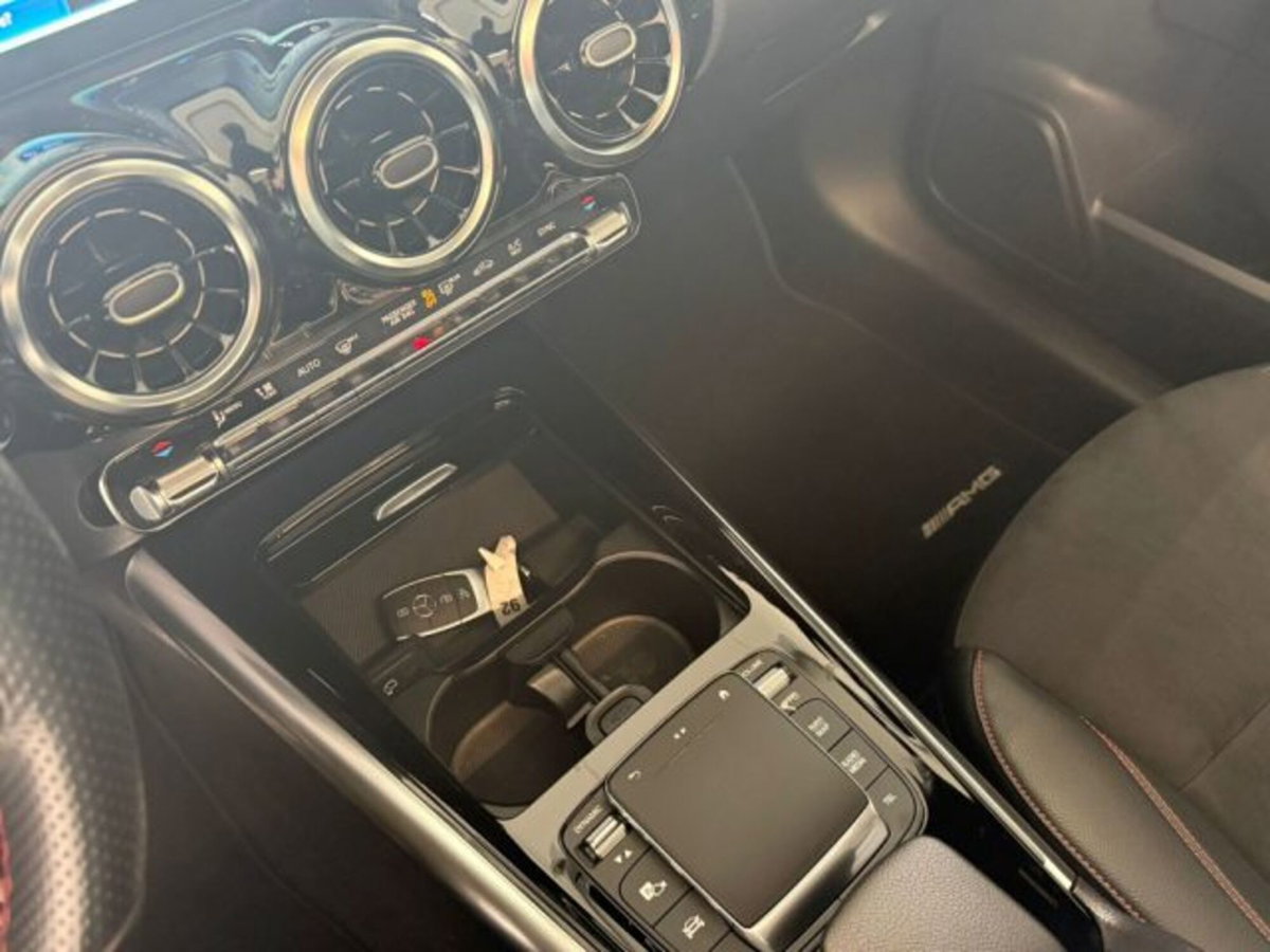 Mercedes-Benz GLA SUV 200 d Automatic Premium (14)