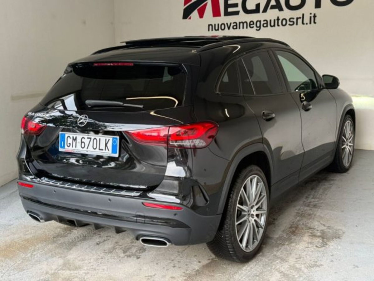 Mercedes-Benz GLA SUV 200 d Automatic Premium (5)
