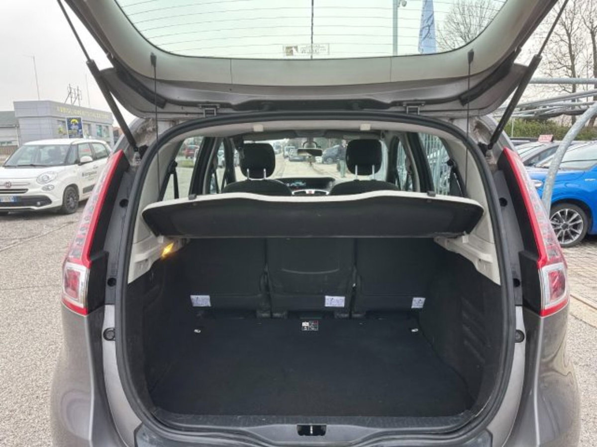Renault Scenic E-Tech Electric 1.5 dCi 110CV Luxe (10)