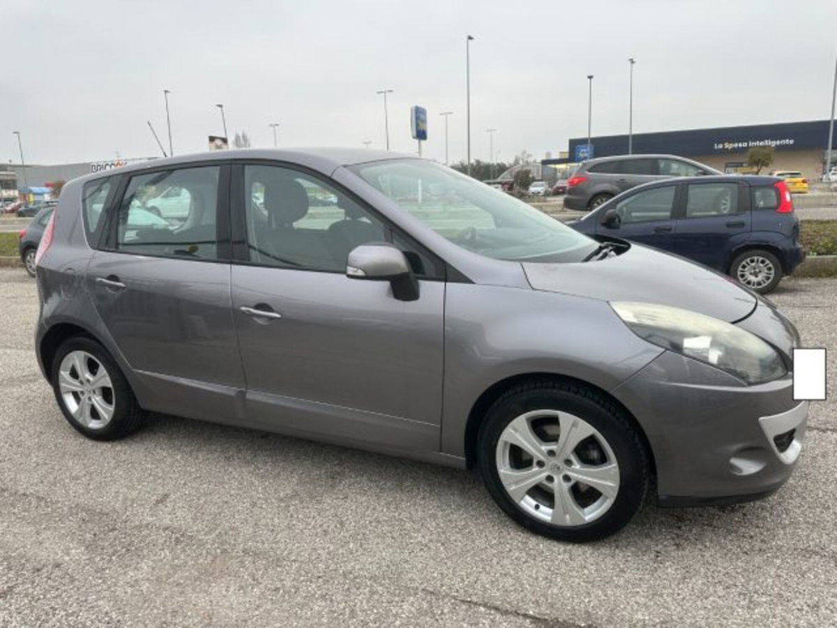 Renault Scenic E-Tech Electric 1.5 dCi 110CV Luxe (4)