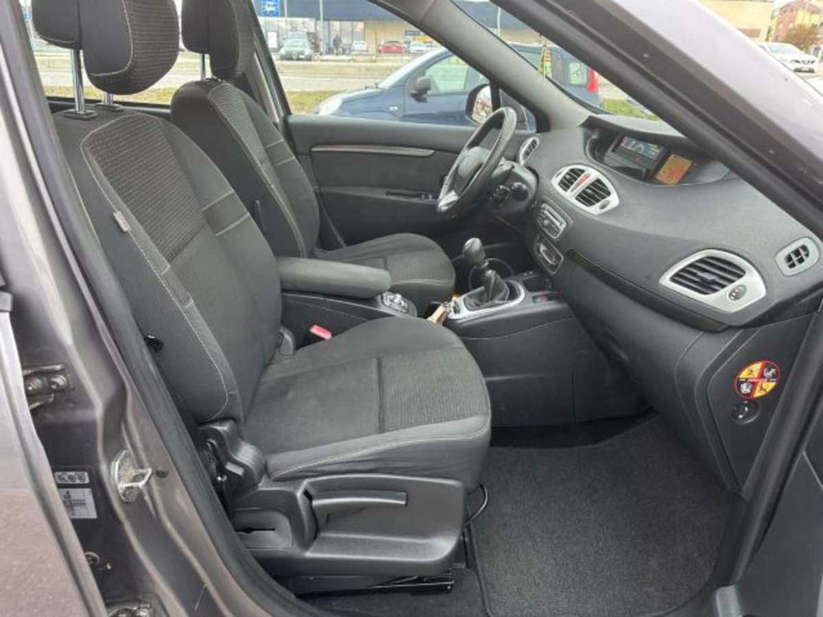 Renault Scenic E-Tech Electric 1.5 dCi 110CV Luxe (7)