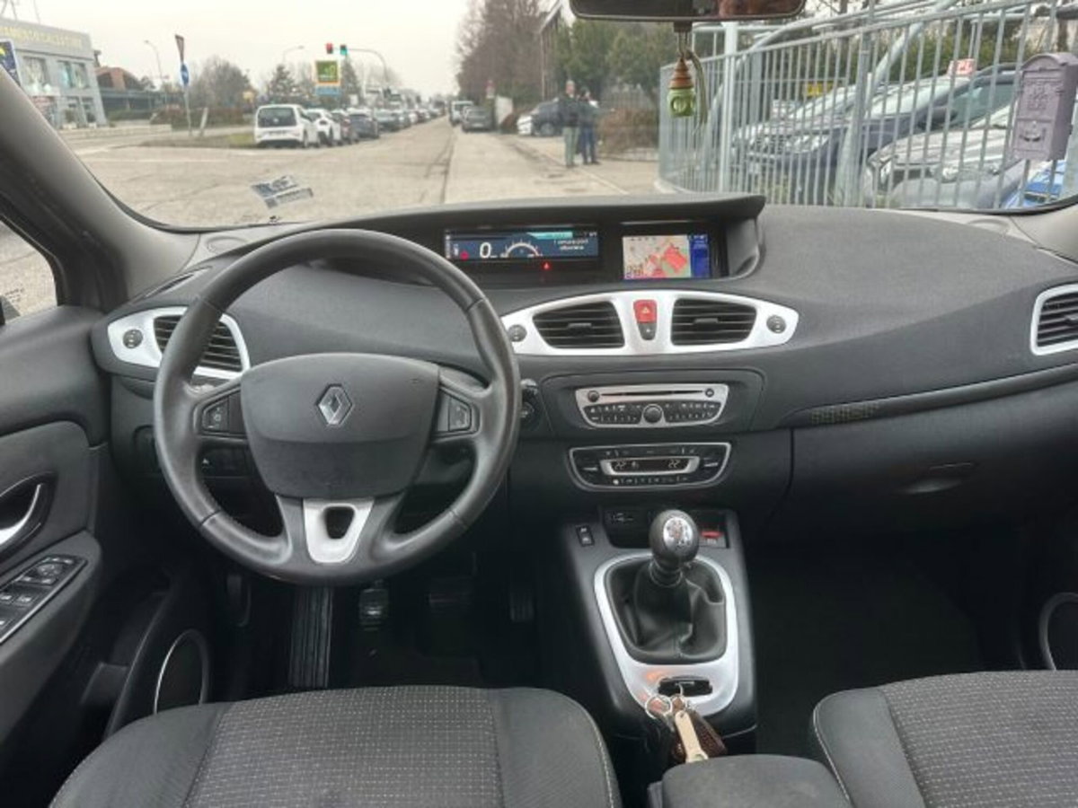 Renault Scenic E-Tech Electric 1.5 dCi 110CV Luxe (8)