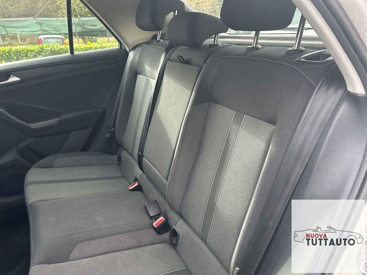 Volkswagen T-Roc 1.0 TSI Life (14)