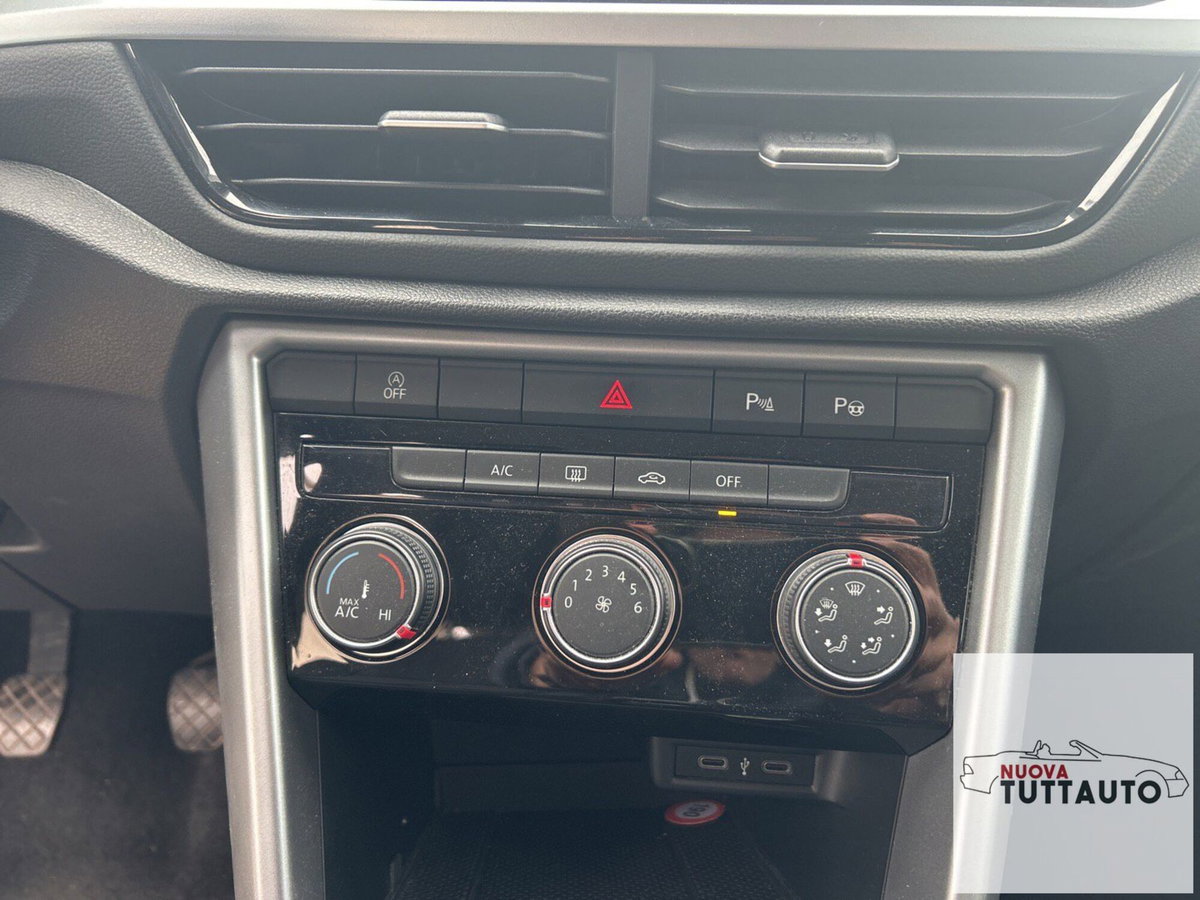 Volkswagen T-Roc 1.0 TSI Life (18)