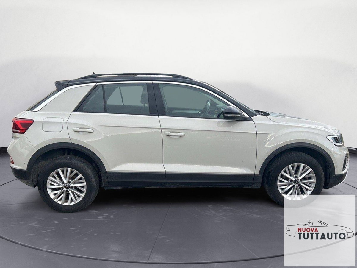 Volkswagen T-Roc 1.0 TSI Life (9)