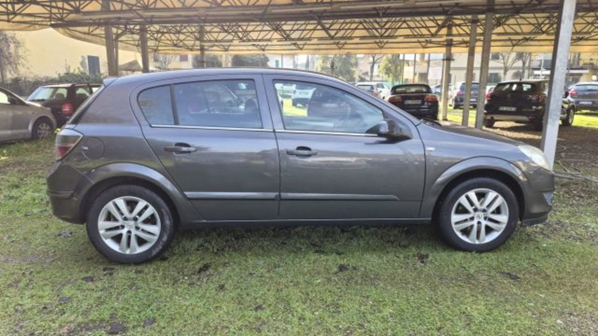 Opel Astra 1.7 CDTI 110CV 5 porte Cosmo (3)