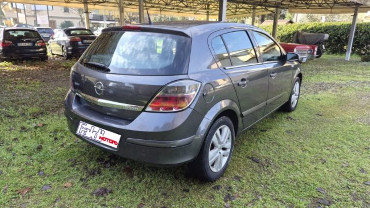 Opel Astra 1.7 CDTI 110CV 5 porte Cosmo (4)