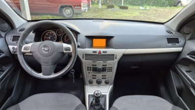 Opel Astra 1.7 CDTI 110CV 5 porte Cosmo (6)