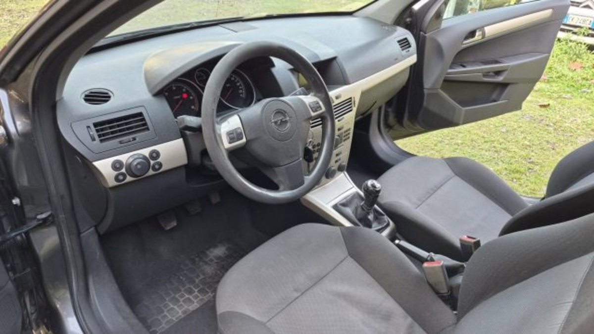 Opel Astra 1.7 CDTI 110CV 5 porte Cosmo (7)