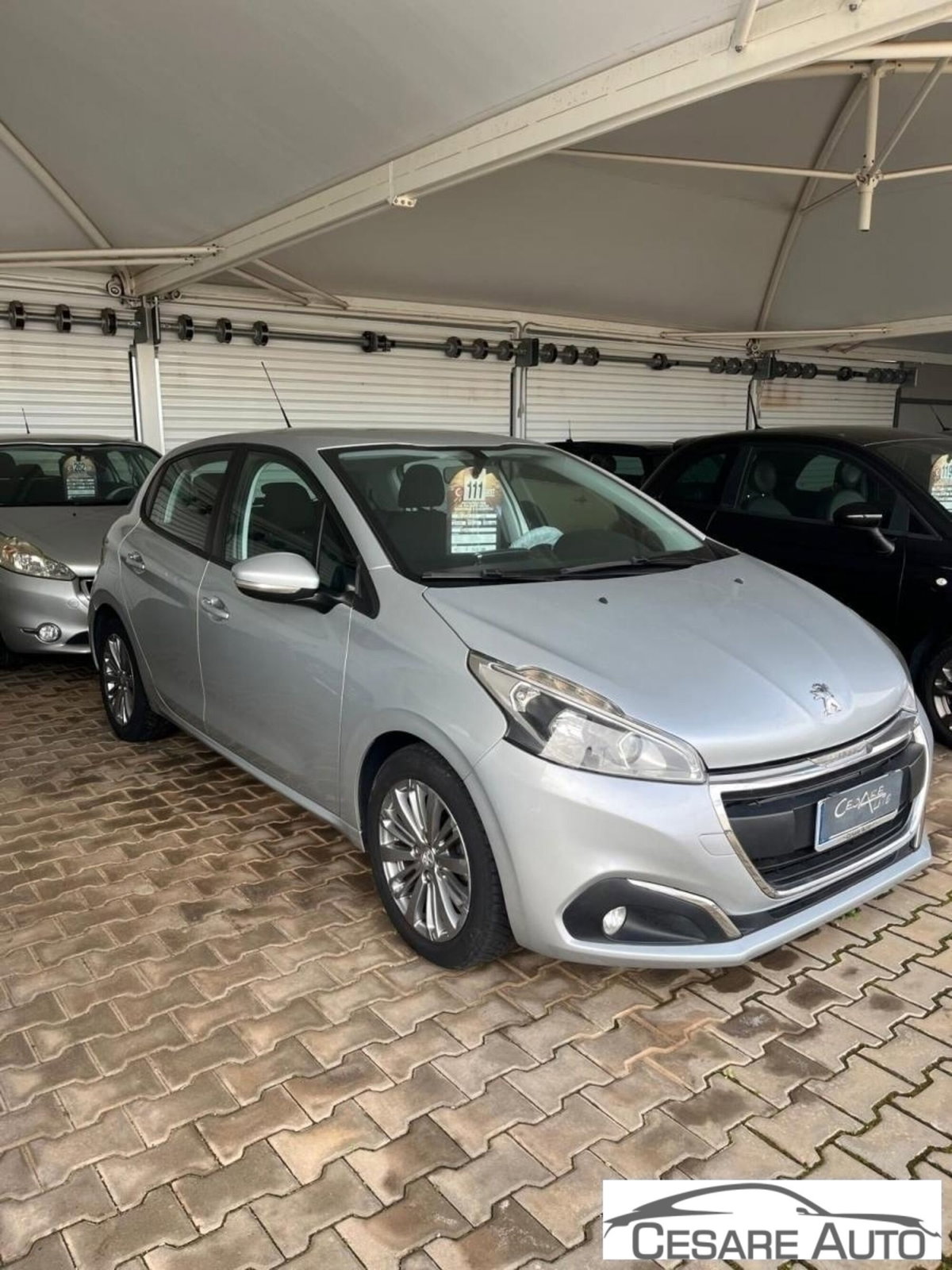 Peugeot 208 75 5 porte Active (2)