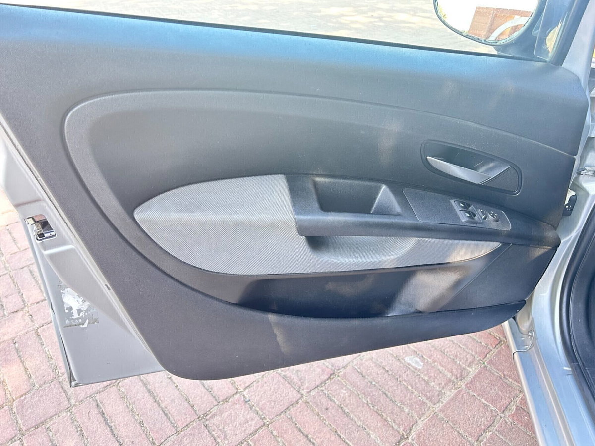 Fiat Grande Punto 1.3 MJT 75 CV 5 porte Dynamic (18)