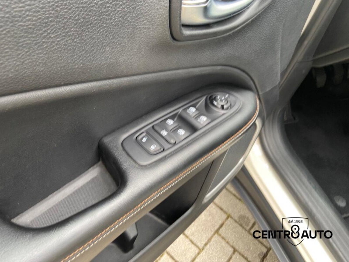 Jeep Compass 1.6 Multijet II 2WD Limited (10)