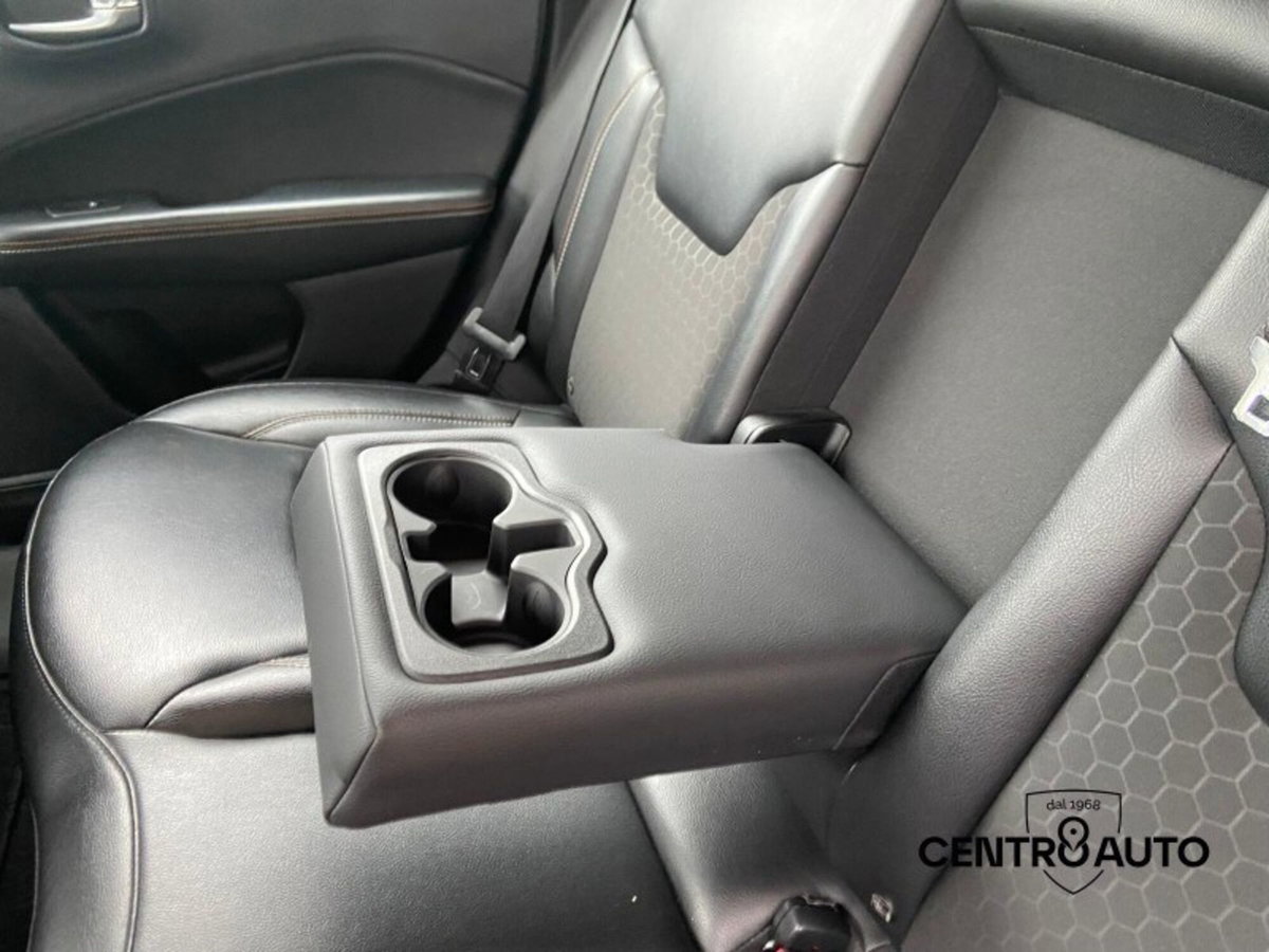 Jeep Compass 1.6 Multijet II 2WD Limited (19)