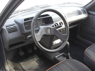 Peugeot 205 3 porte Look (13)