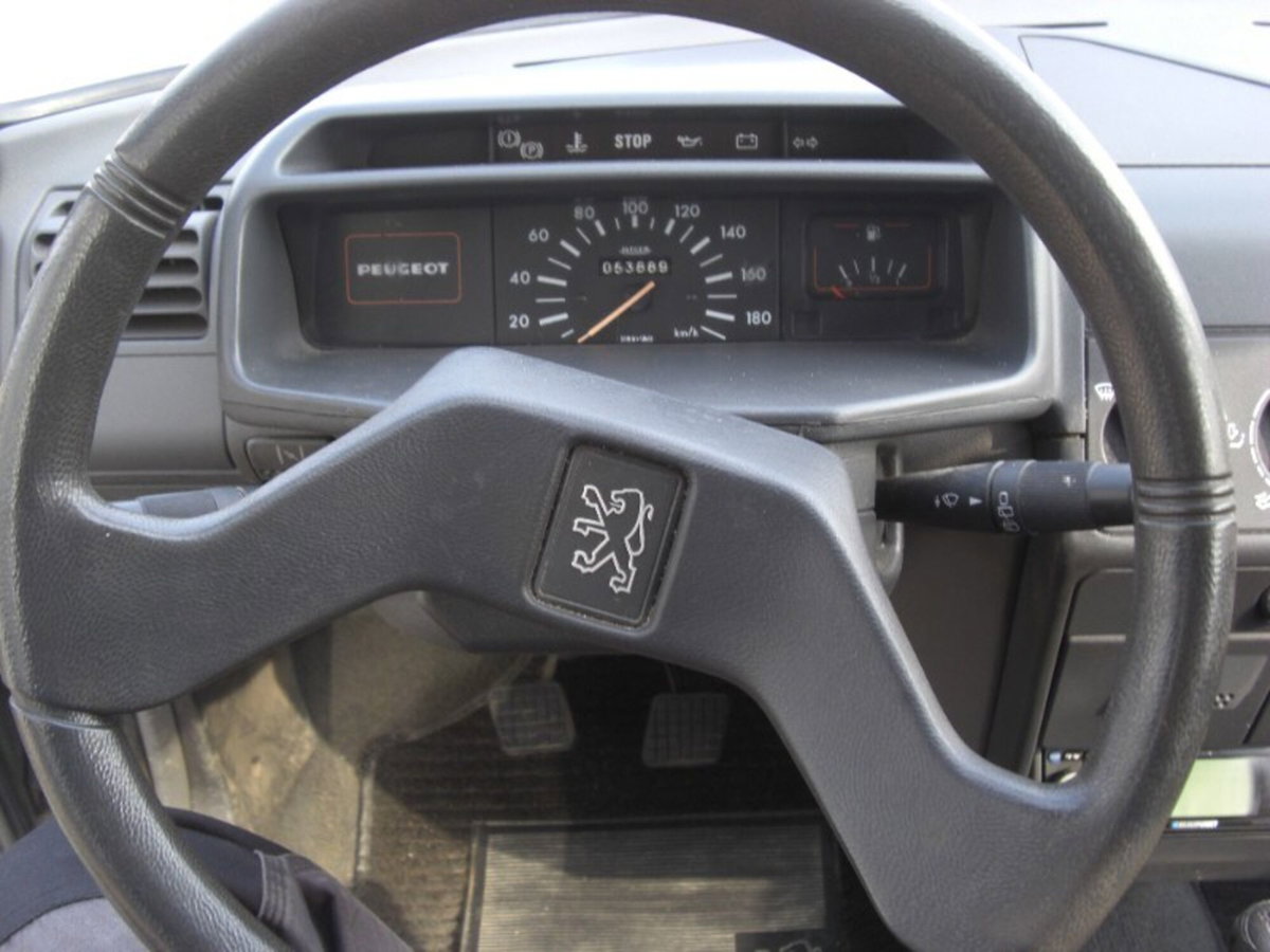 Peugeot 205 3 porte Look (15)