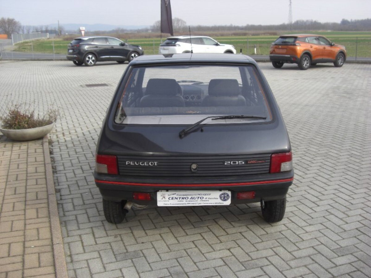 Peugeot 205 3 porte Look (4)